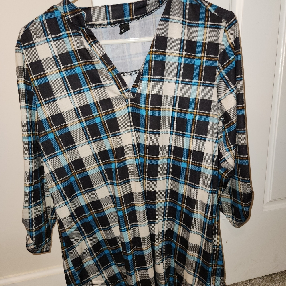 2 shirts super cute